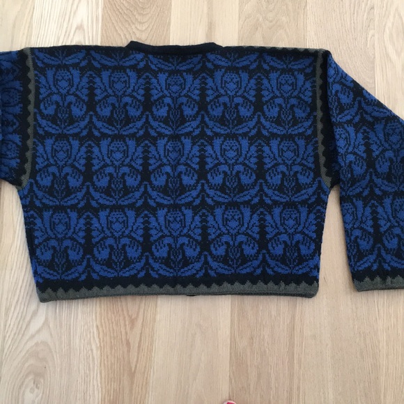 Oleana cropped wool open front sweater - Picture 7 of 7